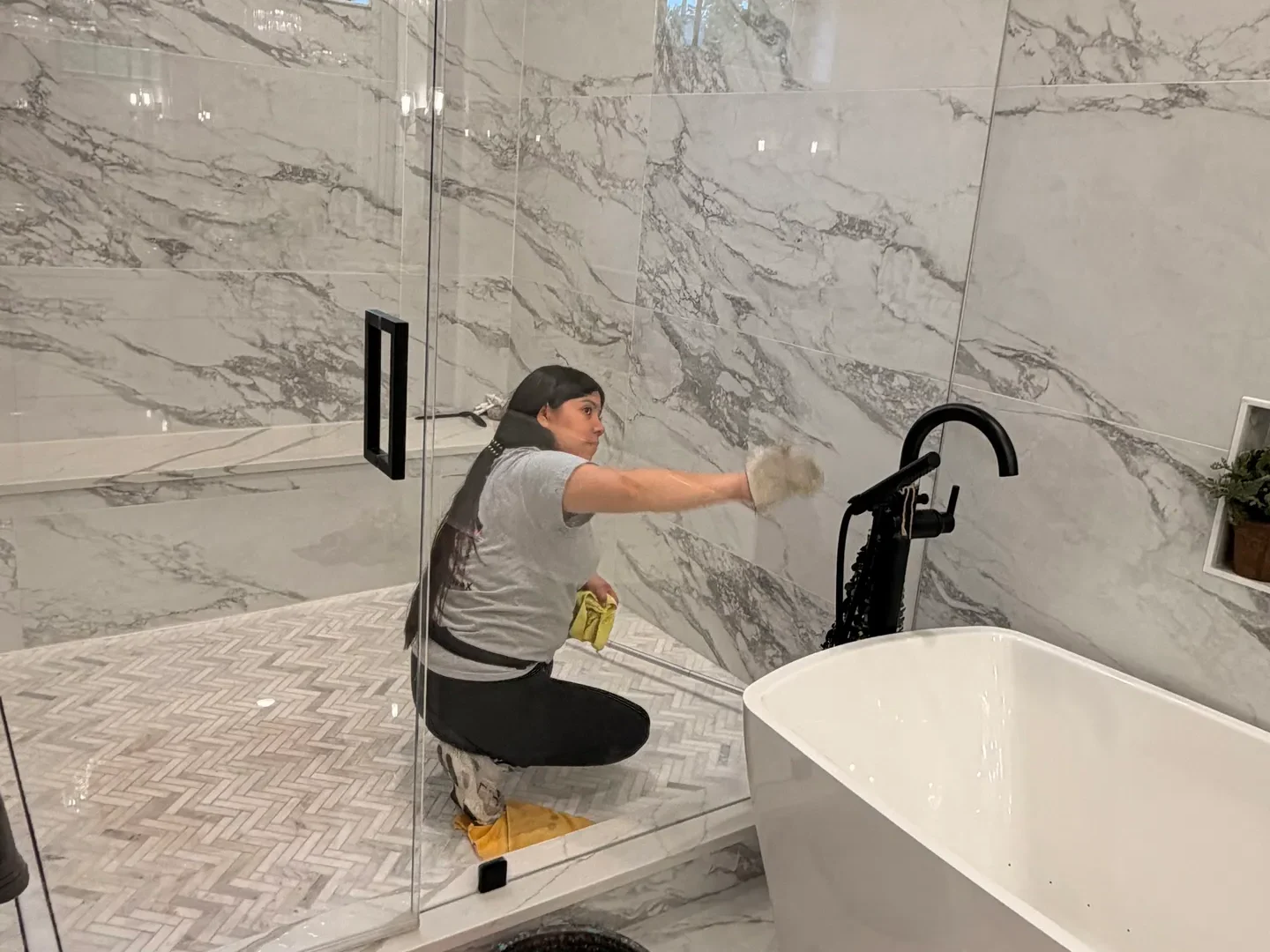 Detail Bathroom Deep Clean